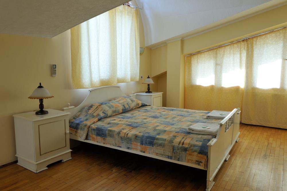 Hotel Prolet Sjoemen Buitenkant foto
